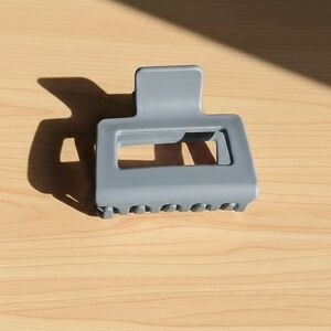 Gray Hair Small Claw Clip (New)